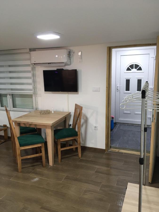 Mia Apartmani - Novoizgradjeni Objekat ゴルニ・ミラノヴァツ エクステリア 写真