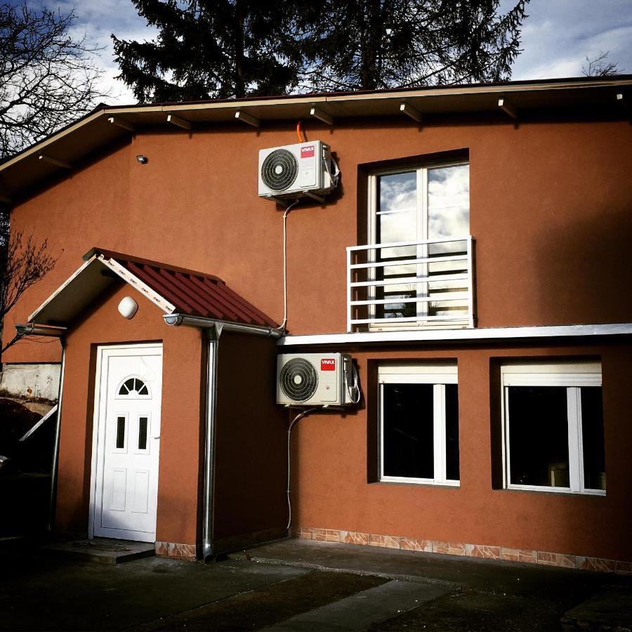 Mia Apartmani - Novoizgradjeni Objekat ゴルニ・ミラノヴァツ エクステリア 写真
