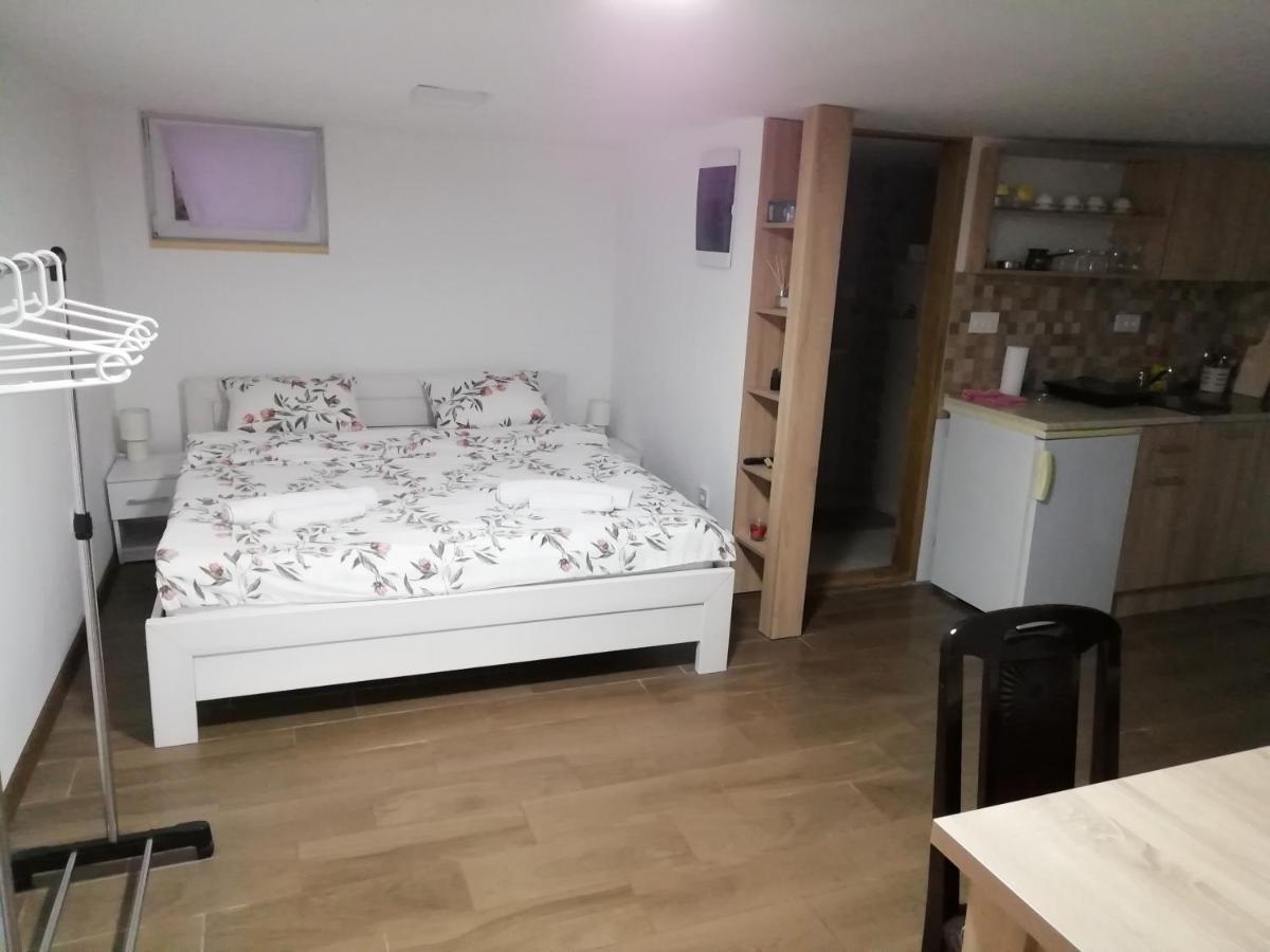 Mia Apartmani - Novoizgradjeni Objekat ゴルニ・ミラノヴァツ エクステリア 写真